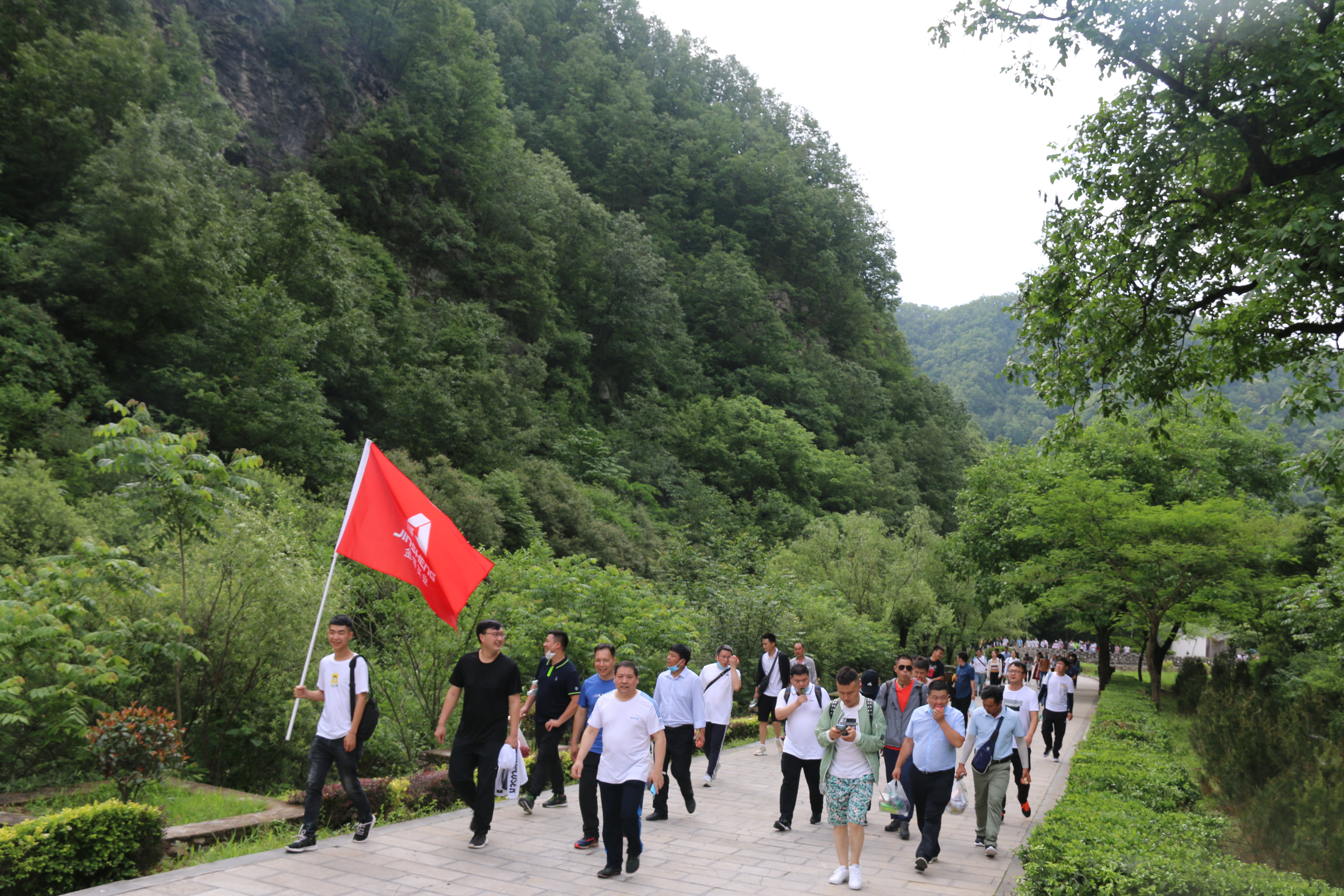 金盛实业2020年牛背梁夏季团队游(图2)