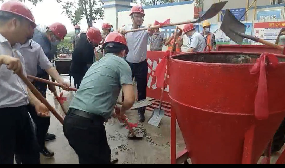 兴隆项目举行封顶仪式(图4)