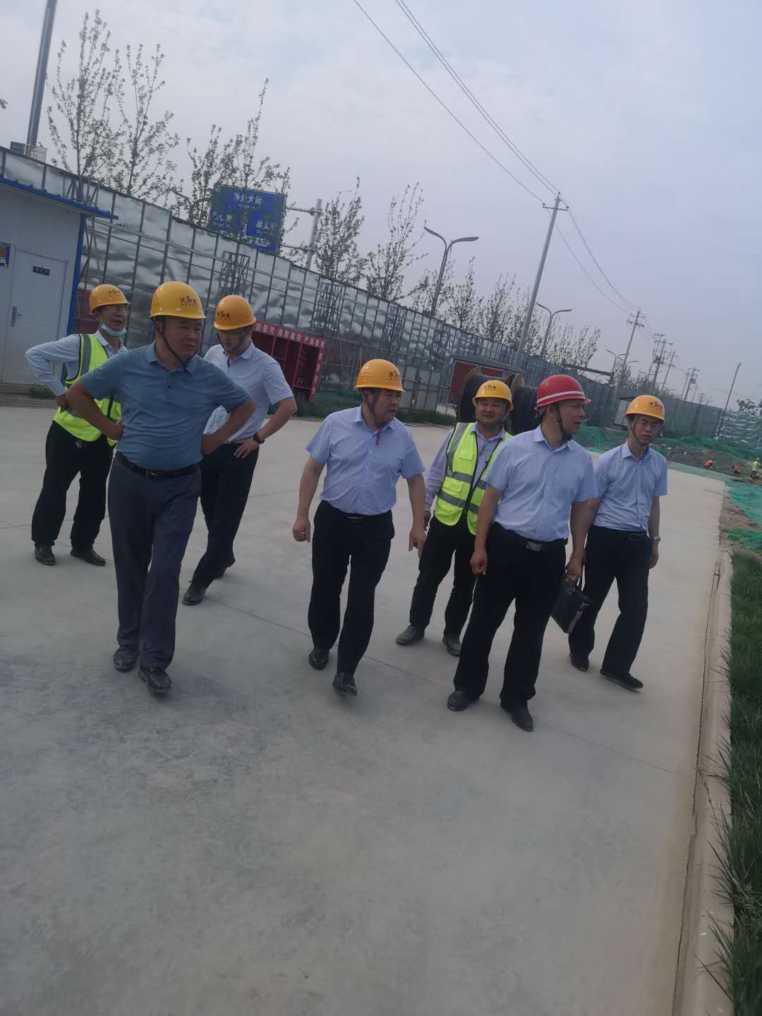 公司高层对星皓项目进行检查指导(图1)