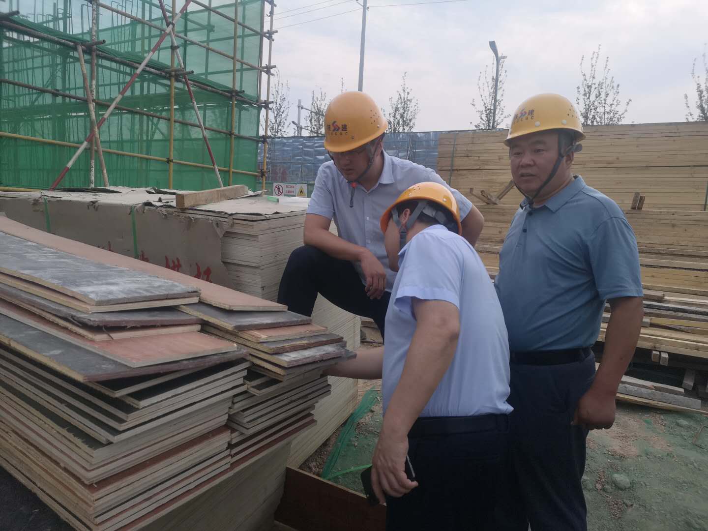 公司高层对星皓项目进行检查指导(图3)
