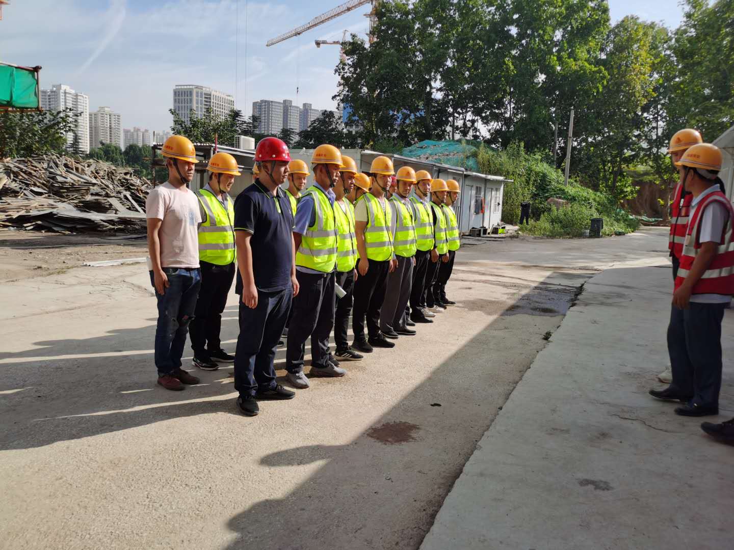 金盛公司安全员交流学习座谈会隆重举行(图1)