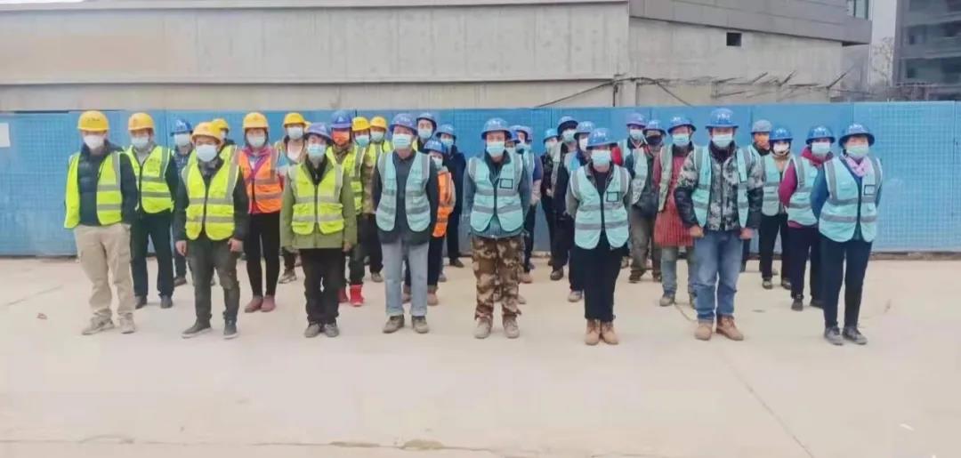 闻令而动义无反顾,抢建灞桥方舱医院为抗疫贡献力量(图1) 闻令而动义无反顾,抢建灞桥方舱医院为抗疫贡献力量(图1)