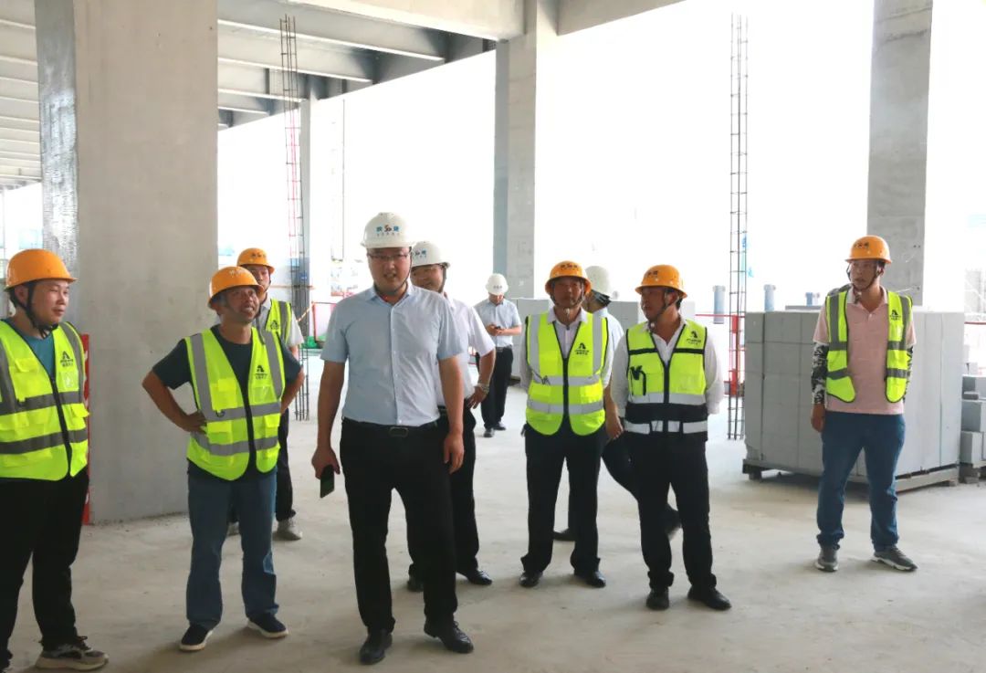 项目动态 | 陕西金盛承建的丝路创智谷项目封顶大吉(图2) 项目动态 | 陕西金盛承建的丝路创智谷项目封顶大吉(图2)