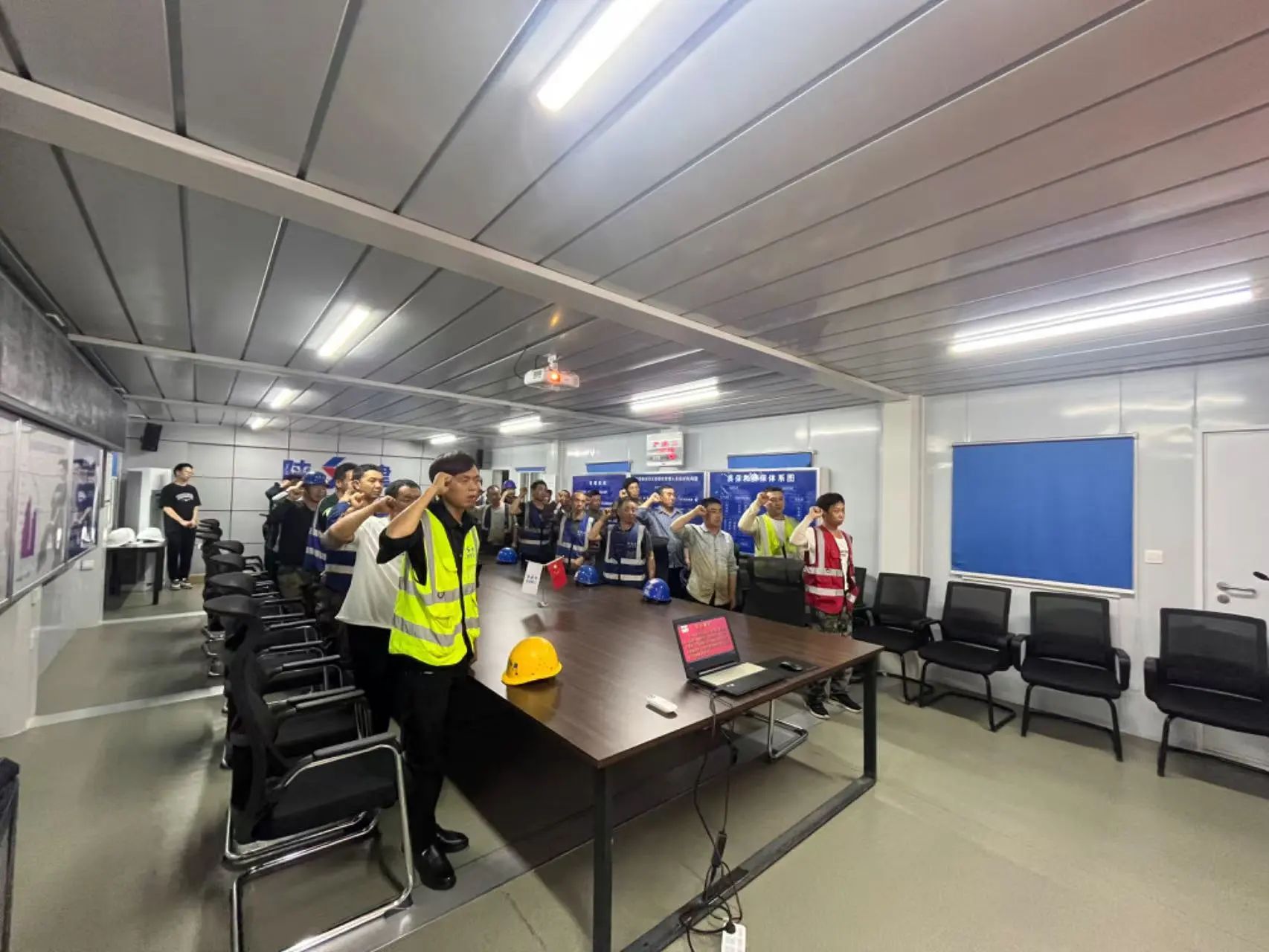 2024年“全国安全生产标准化观摩”走进金盛承建的桂语晴澜项目!!(图7) 微信图片_20241011134356.jpg